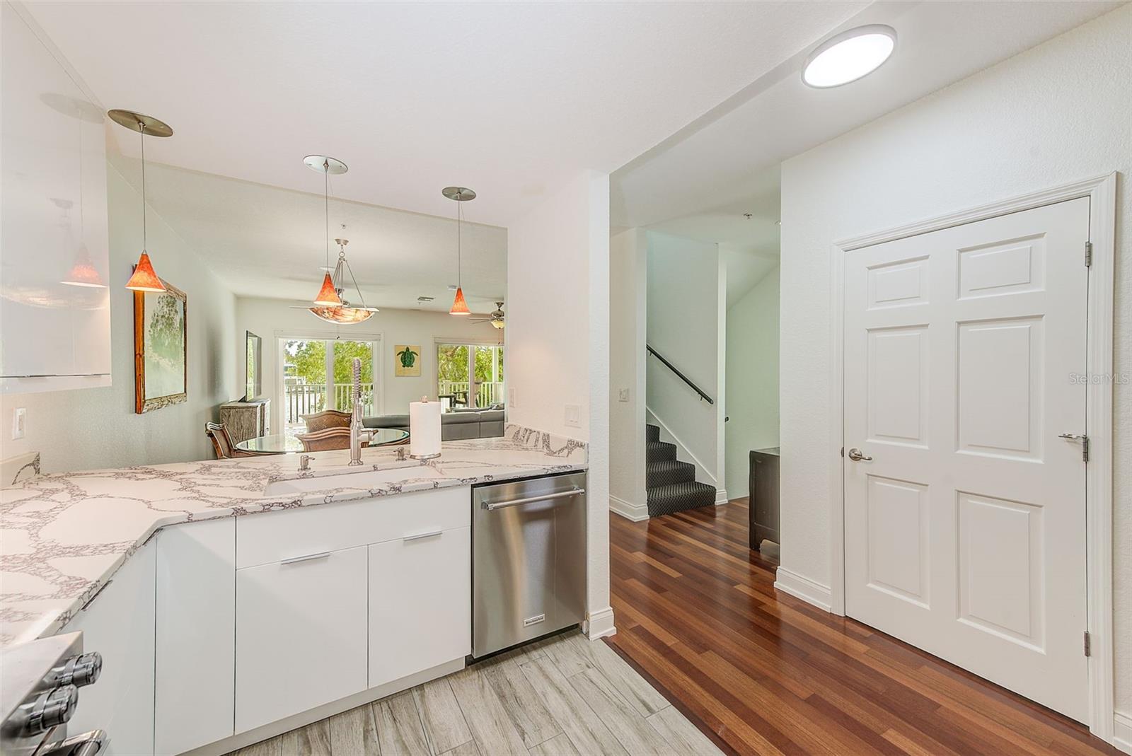 Image 14 of 56 For 217 18th Avenue