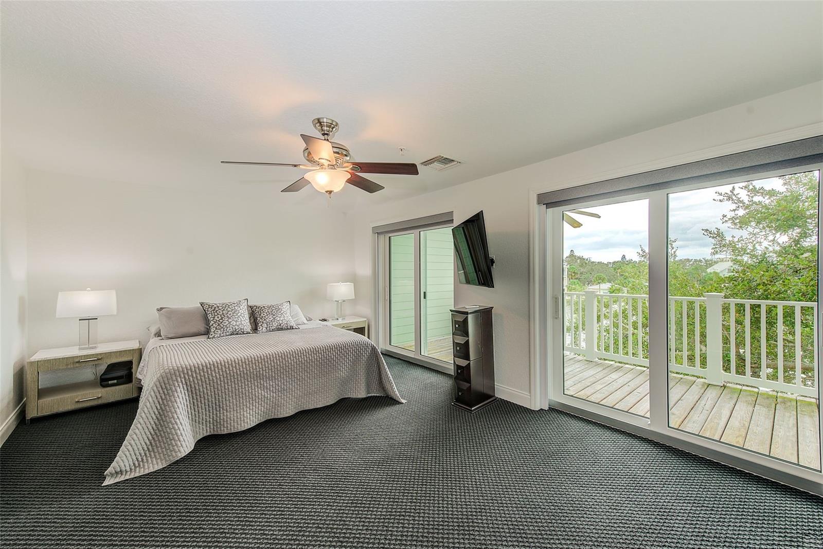 Image 19 of 56 For 217 18th Avenue