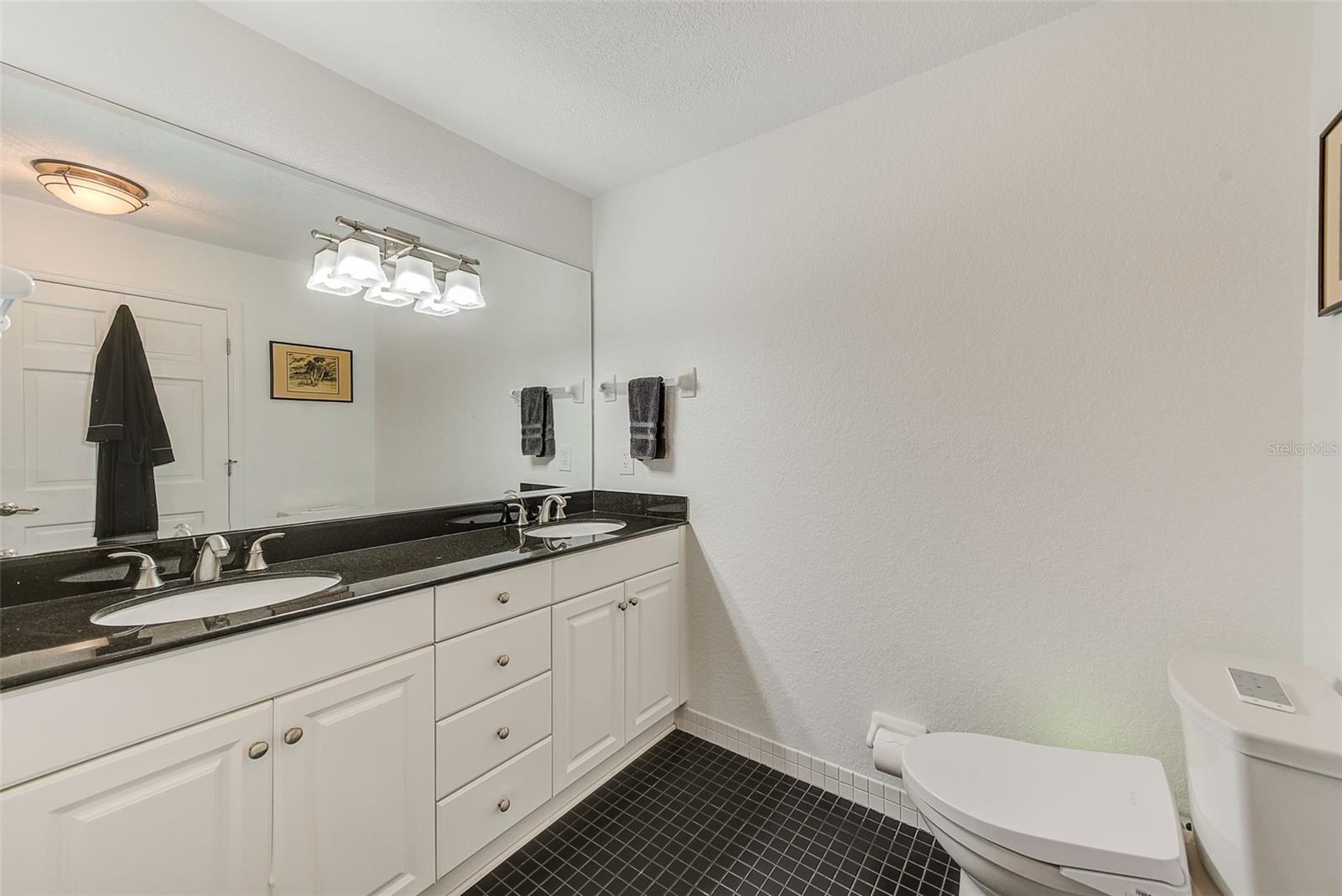 Image 23 of 56 For 217 18th Avenue