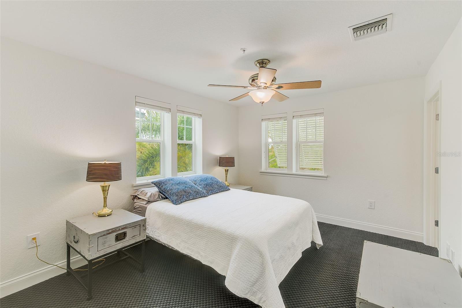 Image 25 of 56 For 217 18th Avenue