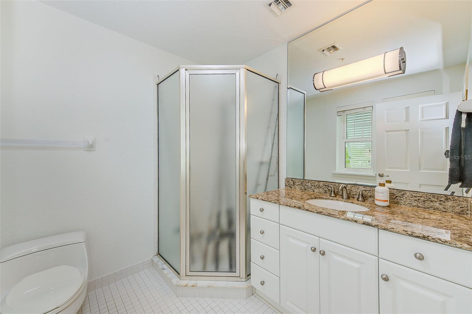 Image 30 of 56 For 217 18th Avenue