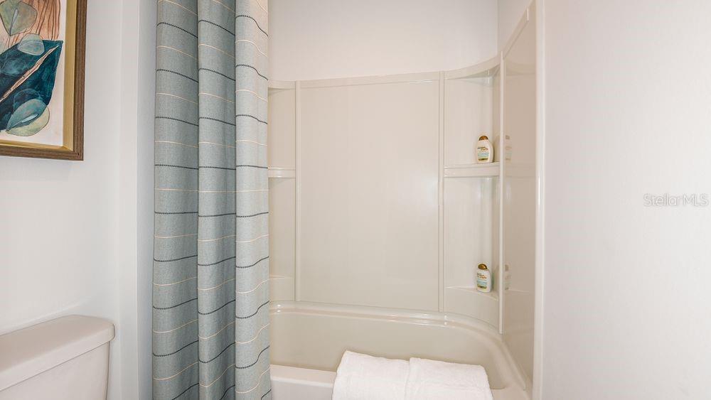 Image 25 of 44 For 13243 Commons Avenue