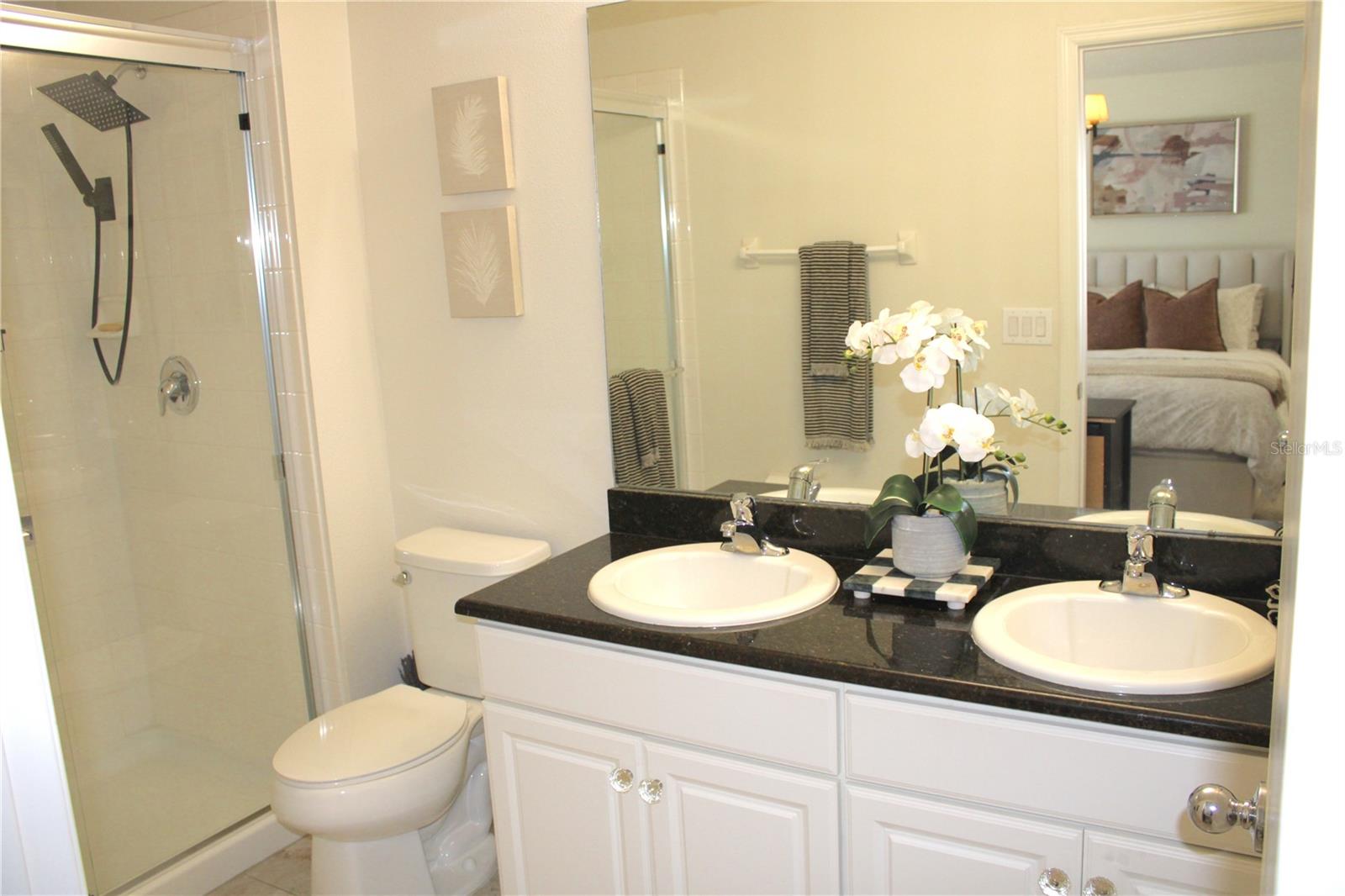 Image 23 of 39 For 7037 Woodchase Glen Drive