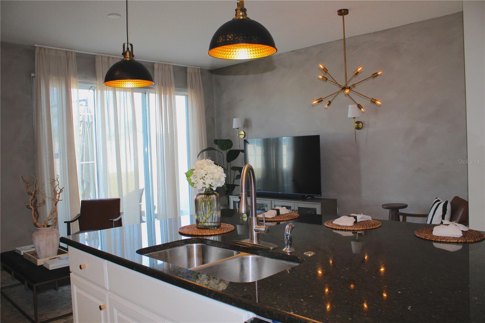 Image 8 of 39 For 7037 Woodchase Glen Drive