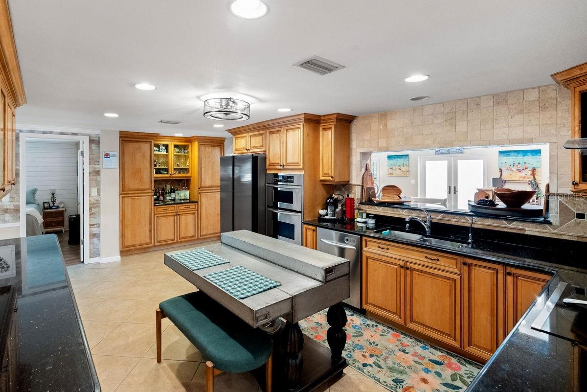 Image 12 of 70 For 1205 Royal Oak Drive S