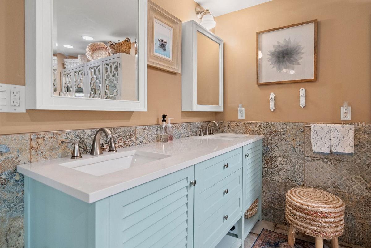 Image 19 of 70 For 1205 Royal Oak Drive S