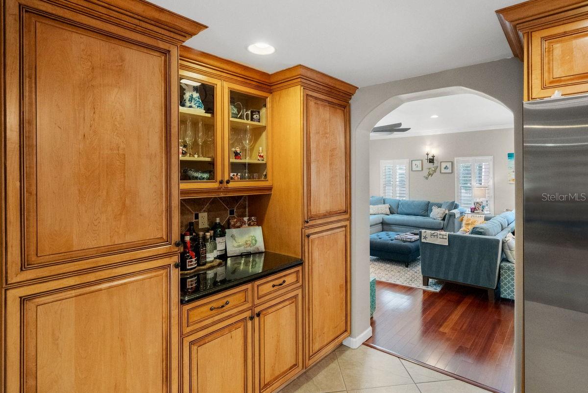 Image 20 of 70 For 1205 Royal Oak Drive S