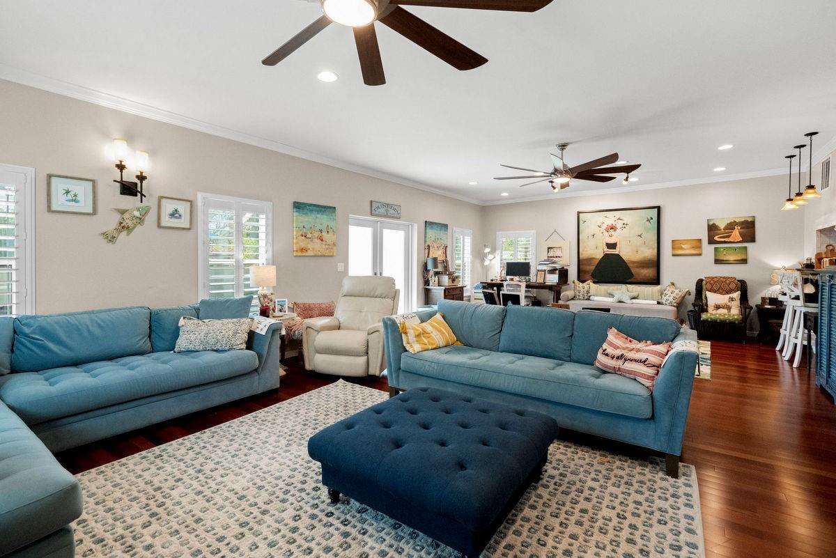 Image 21 of 70 For 1205 Royal Oak Drive S