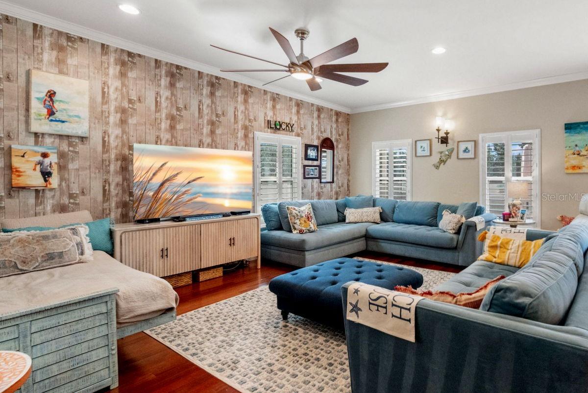 Image 23 of 70 For 1205 Royal Oak Drive S