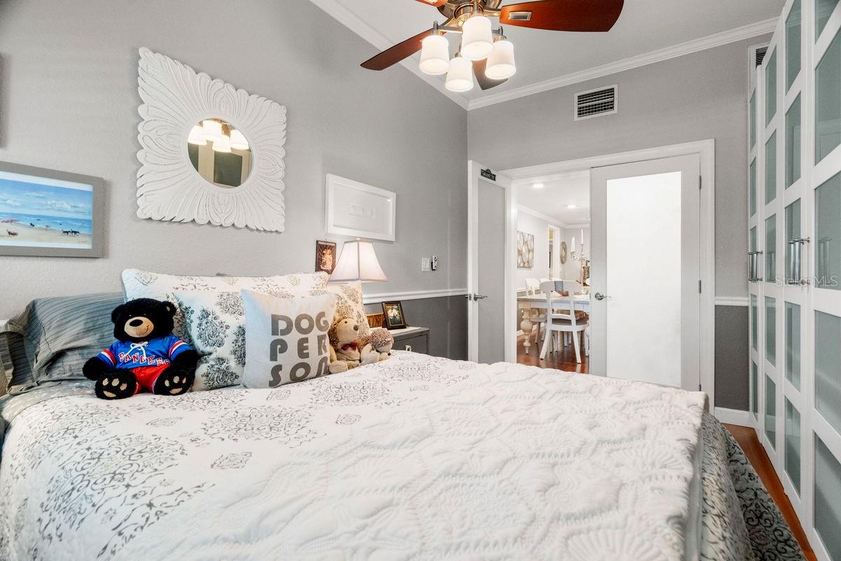 Image 26 of 70 For 1205 Royal Oak Drive S