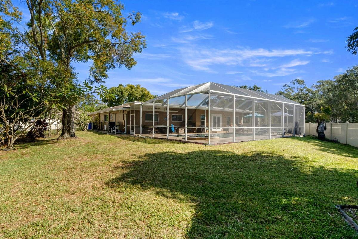 Image 36 of 70 For 1205 Royal Oak Drive S