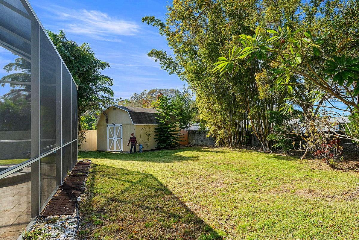 Image 38 of 70 For 1205 Royal Oak Drive S