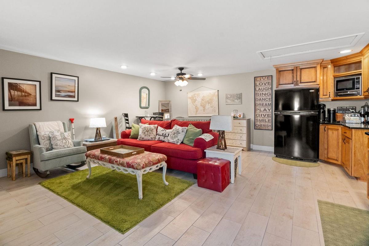 Image 40 of 70 For 1205 Royal Oak Drive S