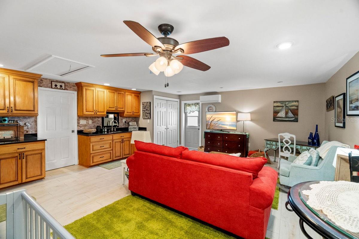 Image 41 of 70 For 1205 Royal Oak Drive S