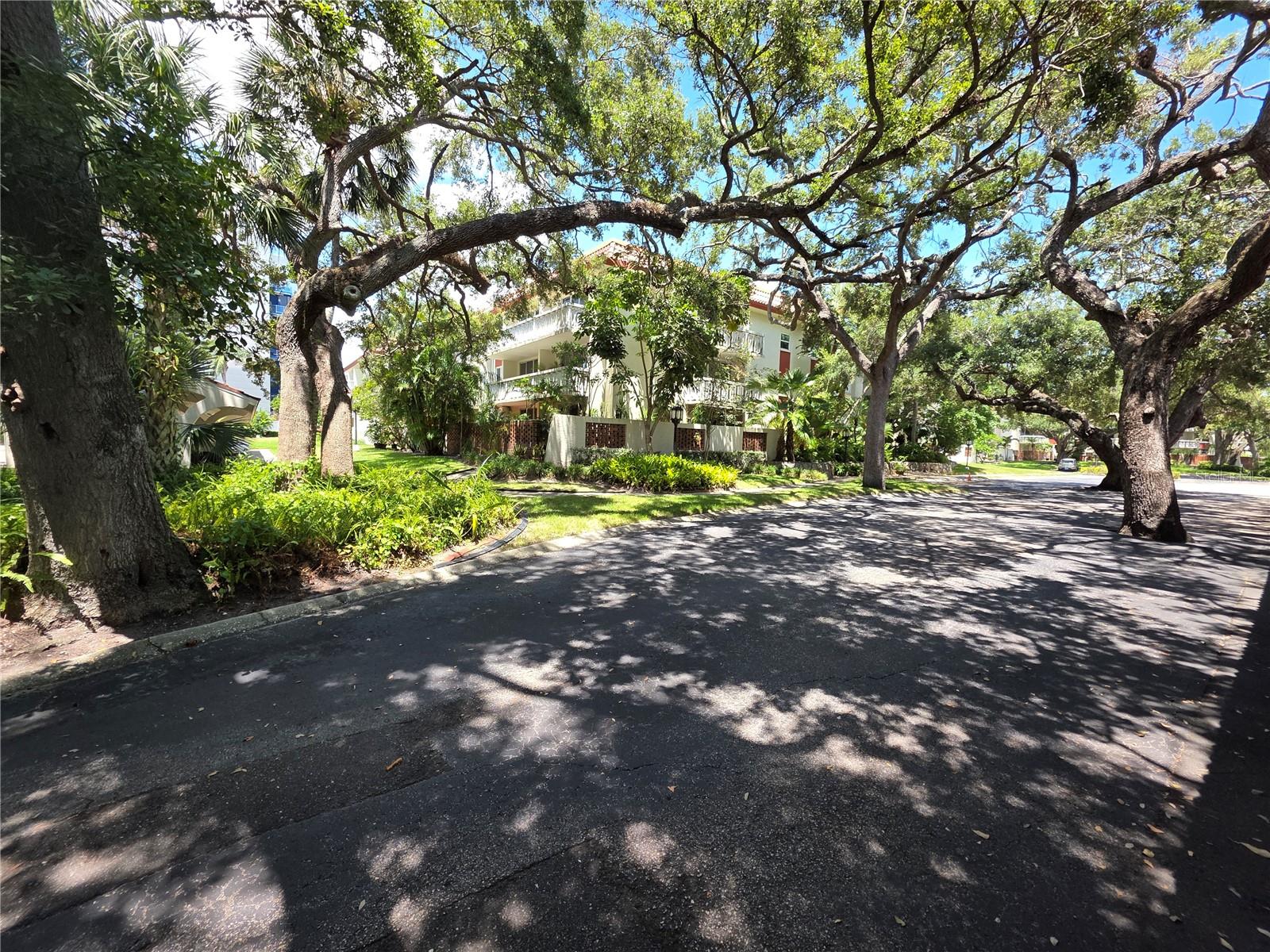 Image 9 of 45 For 1012 Pearce Drive 304