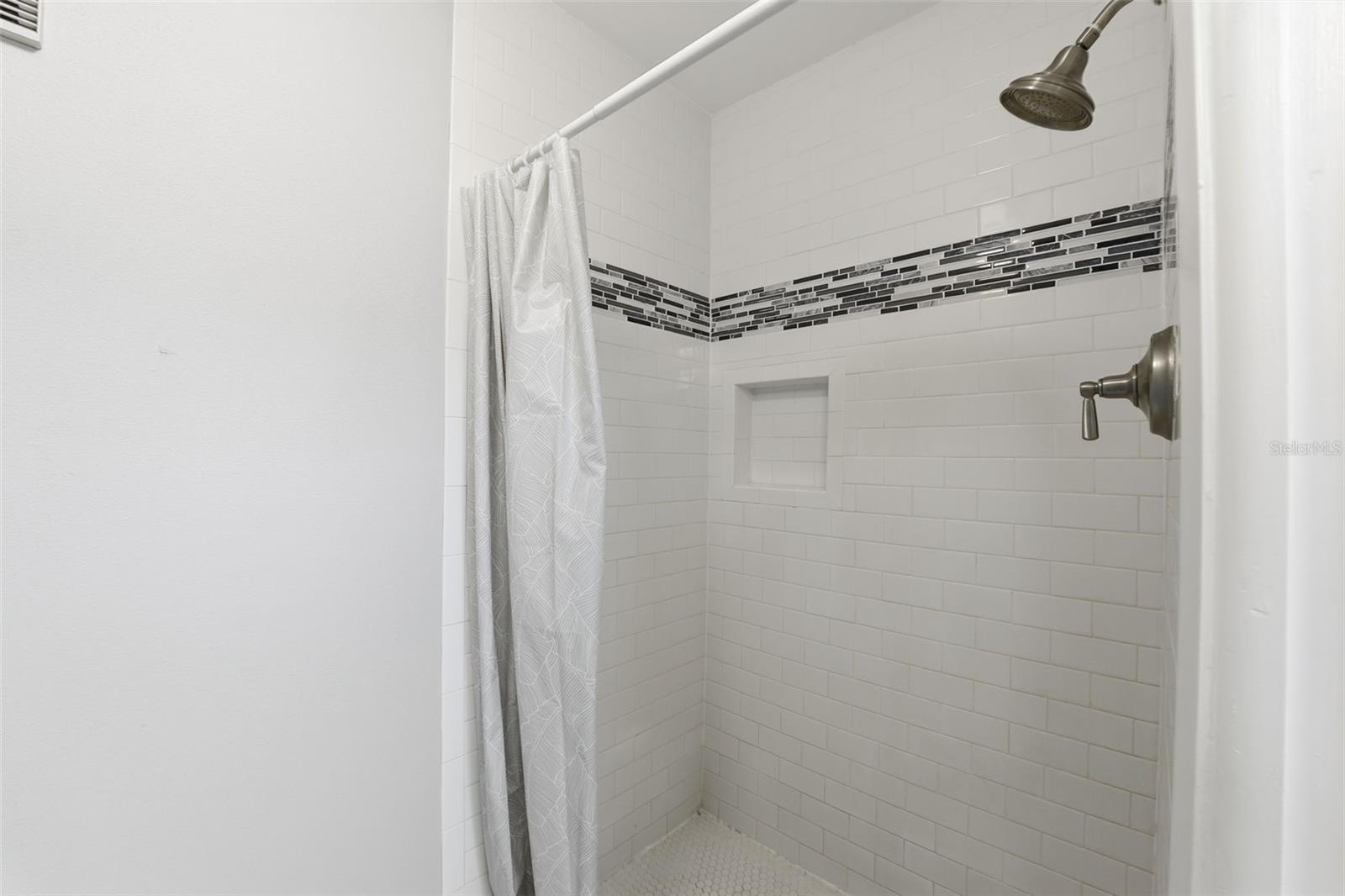 Image 18 of 35 For 1503 Alabama Avenue