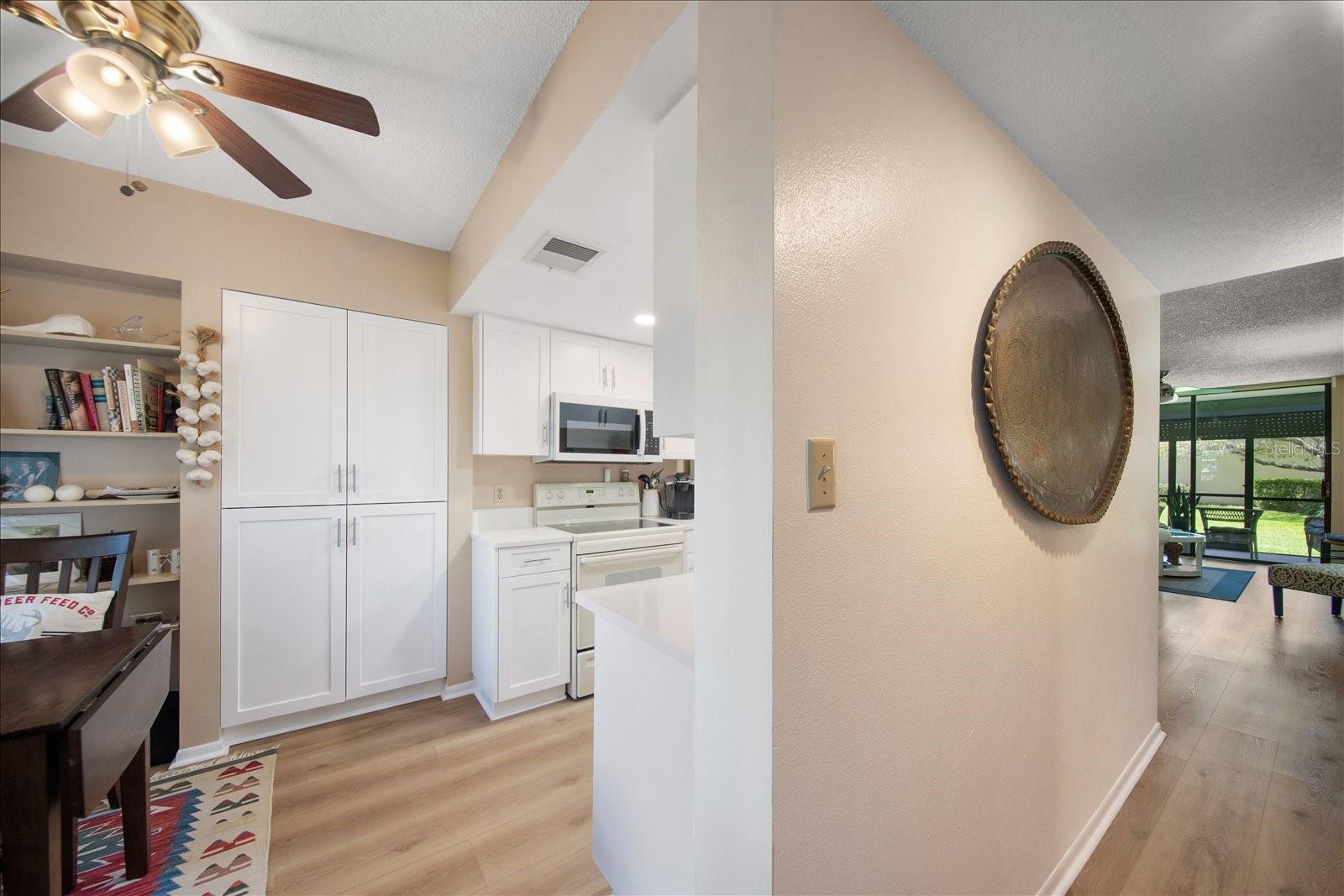 Image 15 of 48 For 1316 Pasadena Avenue S 104