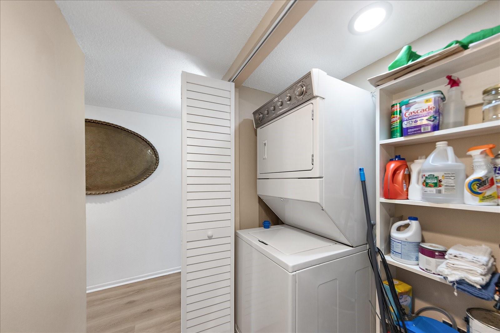 Image 25 of 48 For 1316 Pasadena Avenue S 104