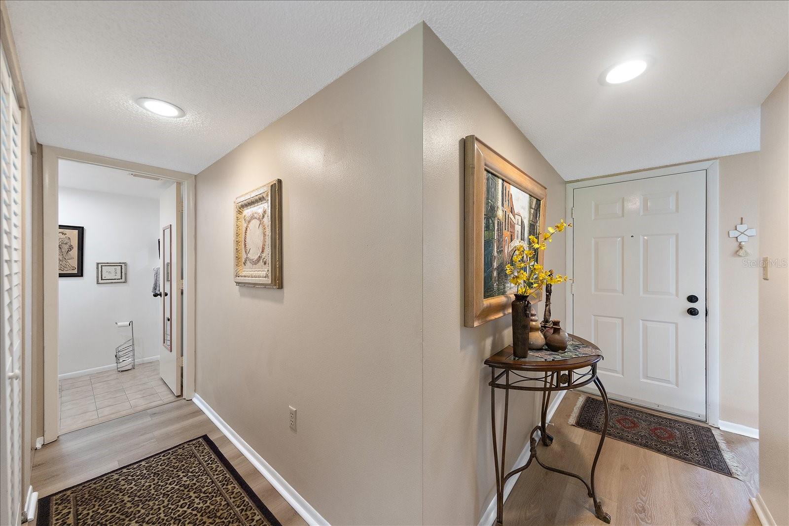 Image 26 of 48 For 1316 Pasadena Avenue S 104