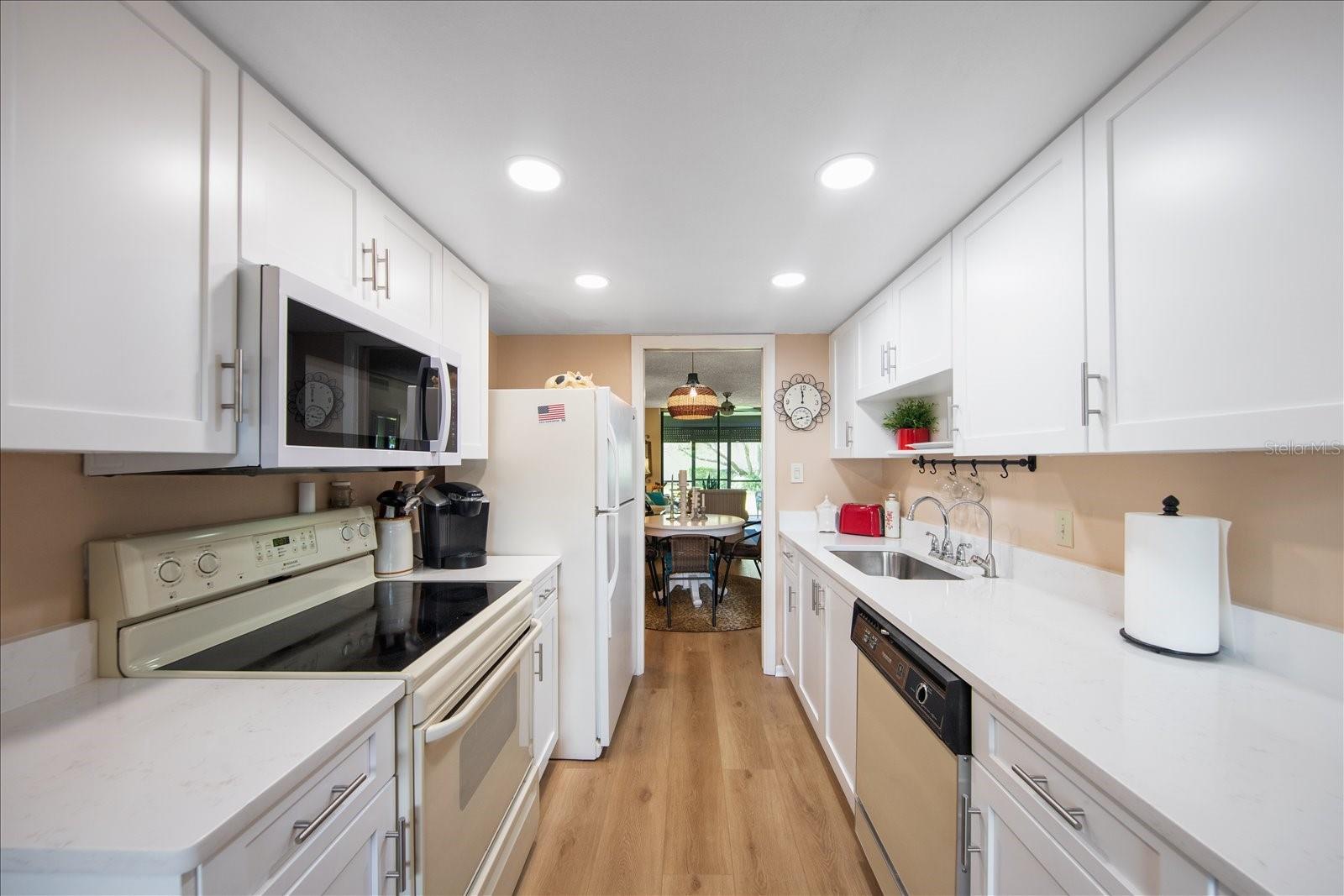 Image 6 of 48 For 1316 Pasadena Avenue S 104