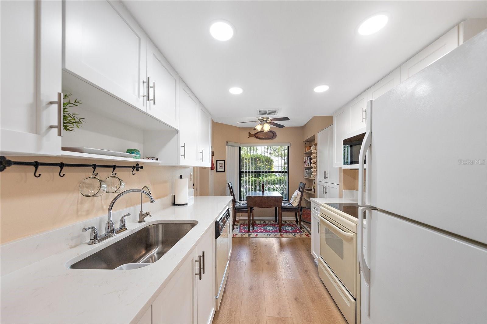 Image 7 of 48 For 1316 Pasadena Avenue S 104