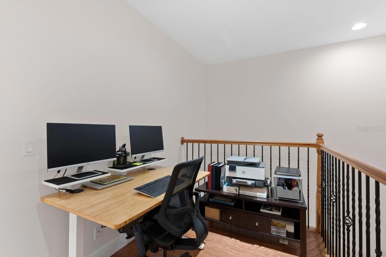 Image 18 of 37 For 2086 Foxtail View Court