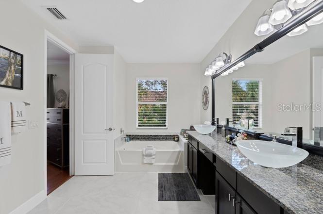 Image 21 of 37 For 2086 Foxtail View Court