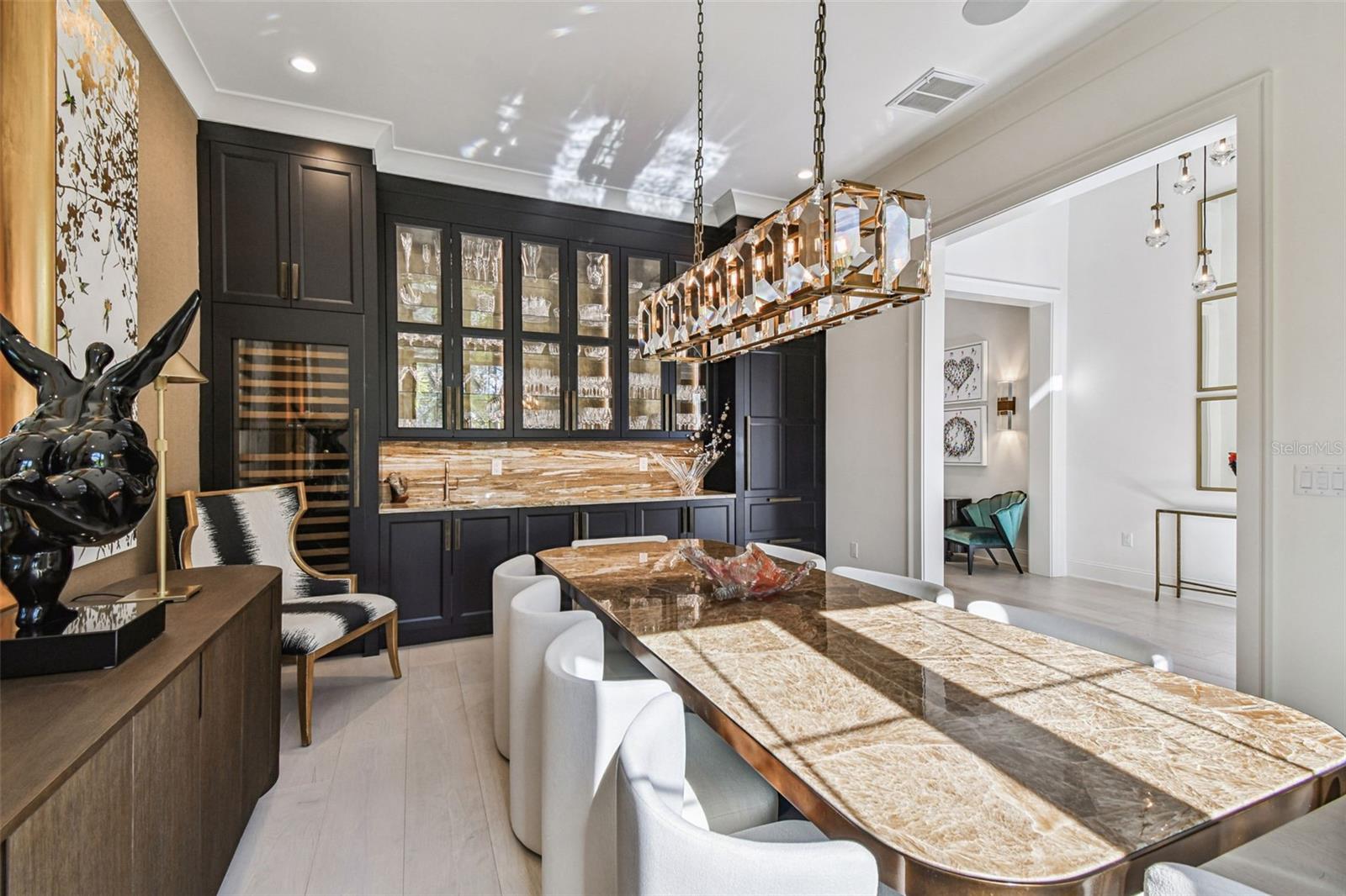 Listing photo id 11 for 2915 Harbor View Avenue