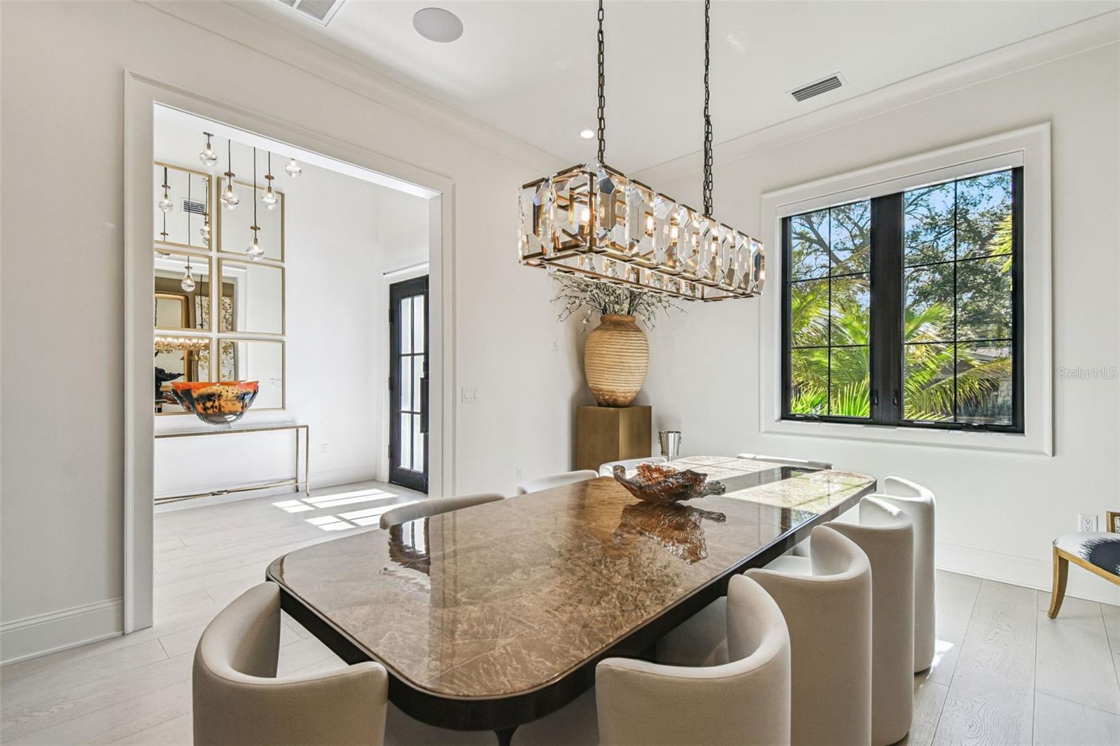 Listing photo id 12 for 2915 Harbor View Avenue