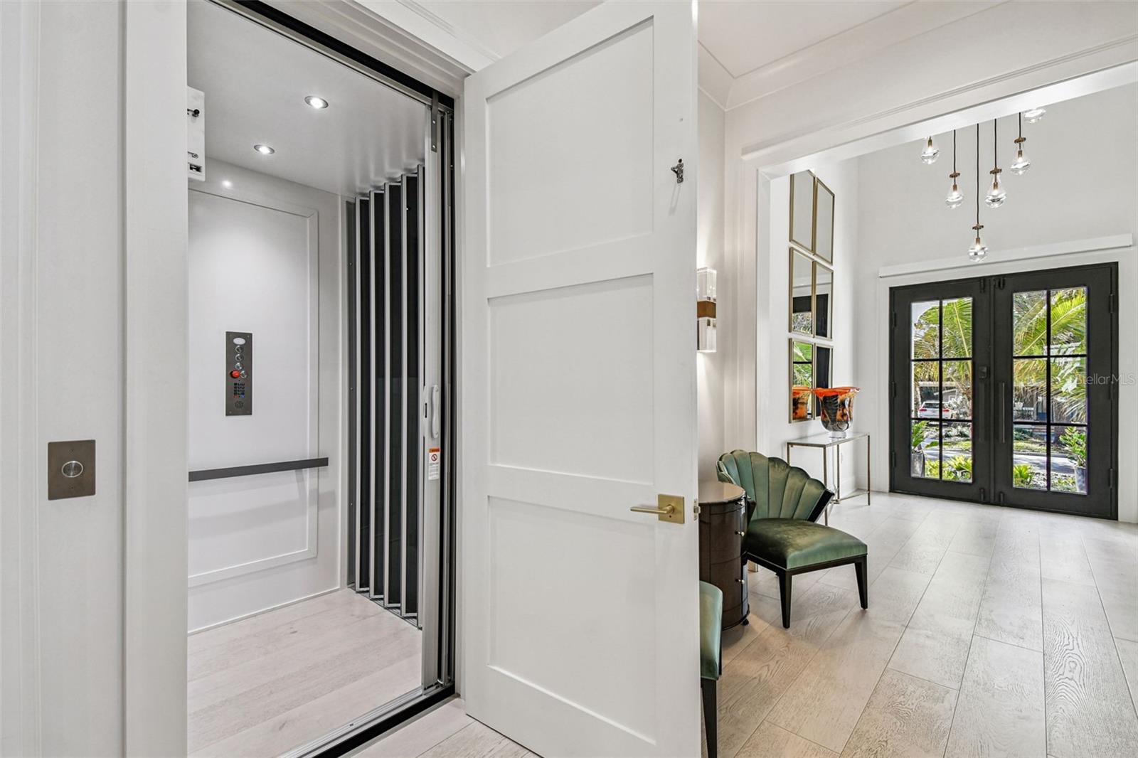 Listing photo id 13 for 2915 Harbor View Avenue