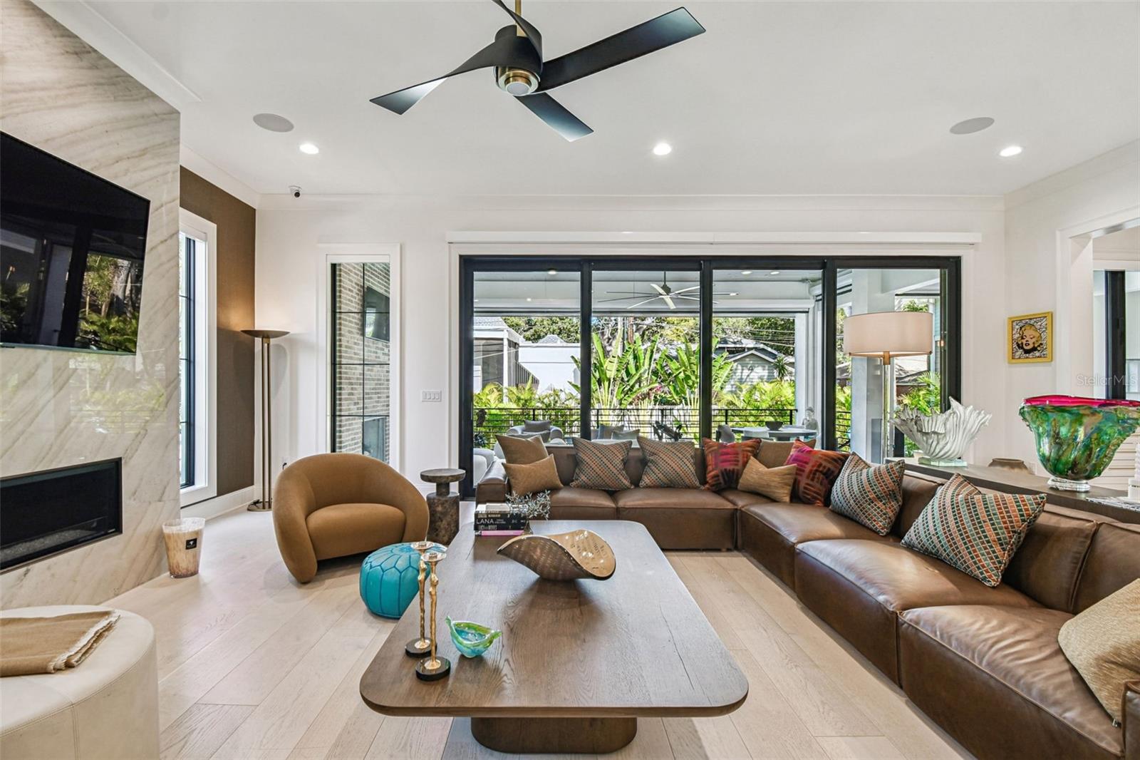 Listing photo id 16 for 2915 Harbor View Avenue