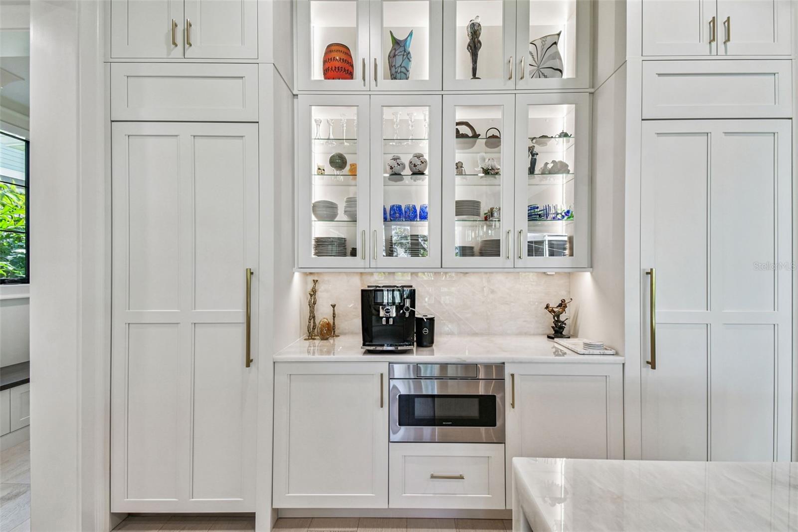 Listing photo id 19 for 2915 Harbor View Avenue