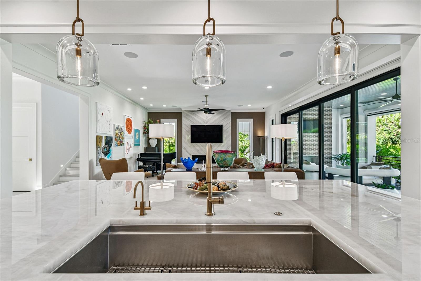 Listing photo id 21 for 2915 Harbor View Avenue