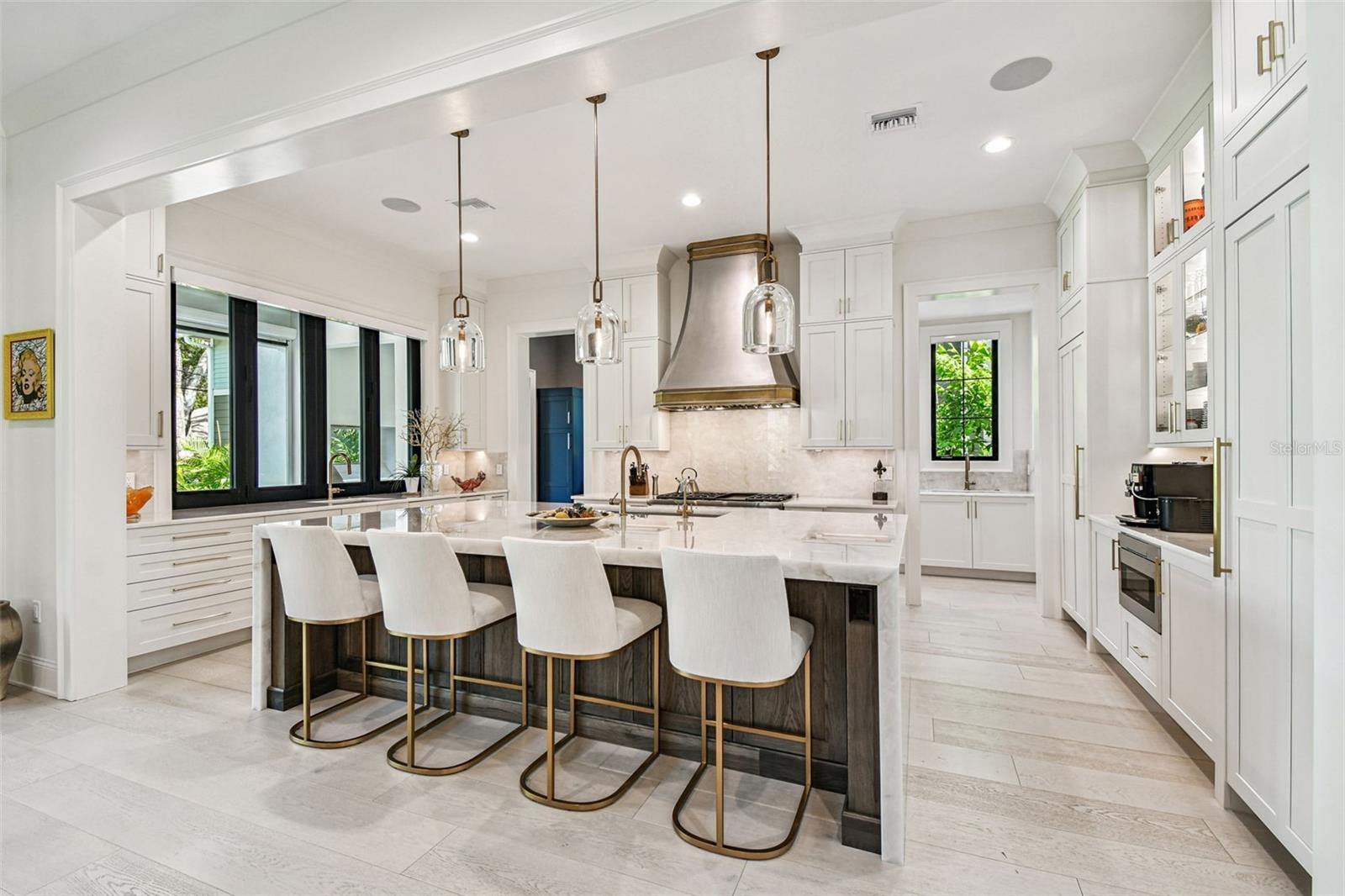 Listing photo id 23 for 2915 Harbor View Avenue