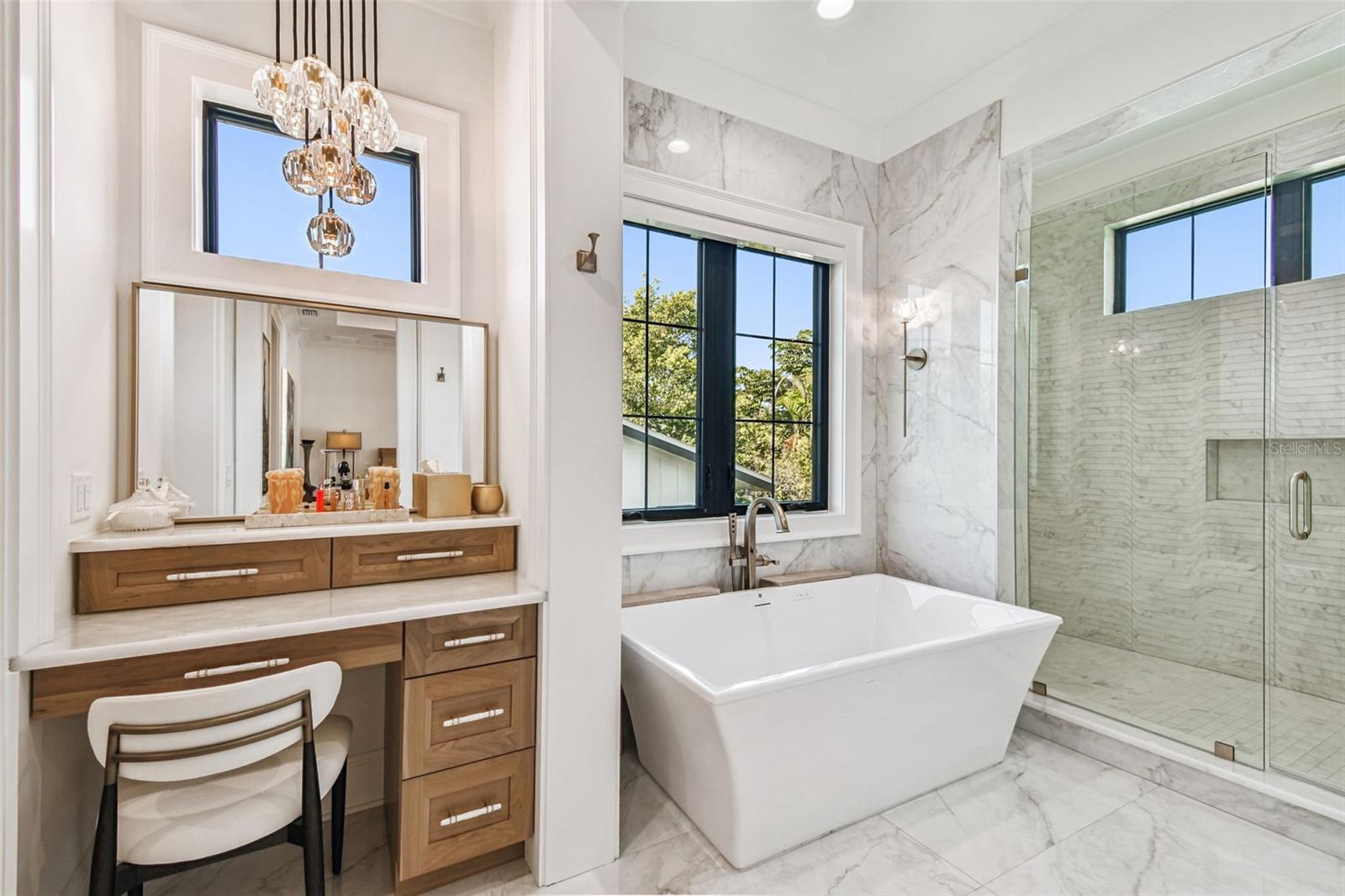 Listing photo id 30 for 2915 Harbor View Avenue