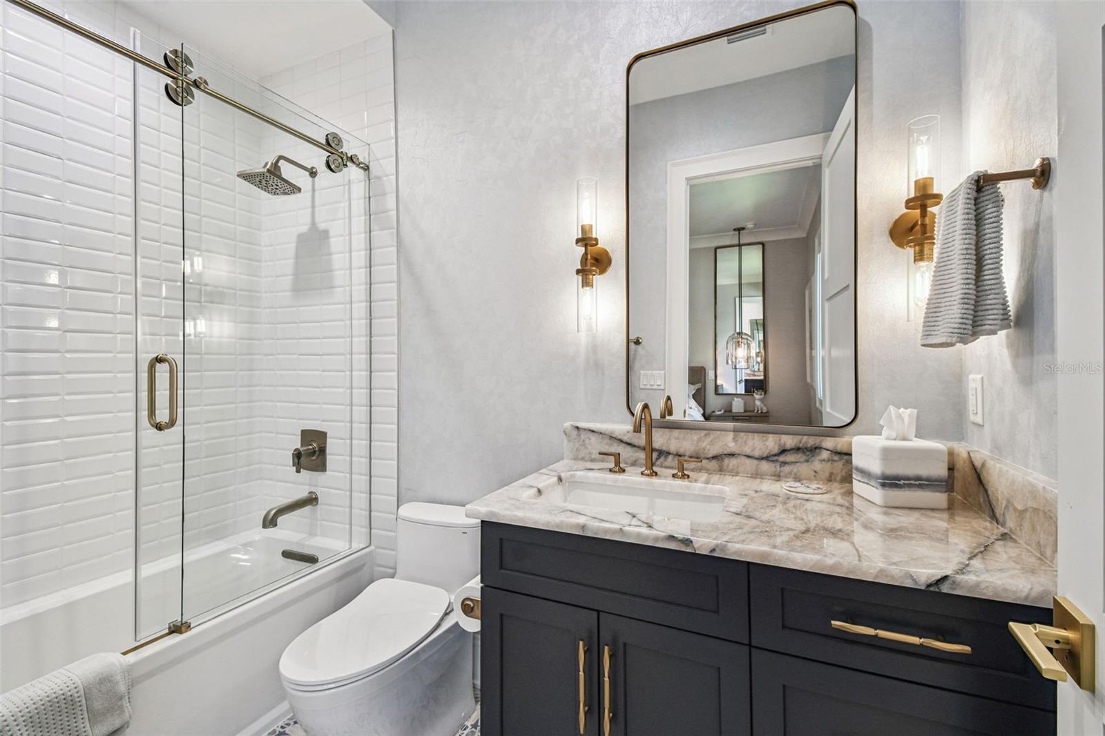 Listing photo id 36 for 2915 Harbor View Avenue