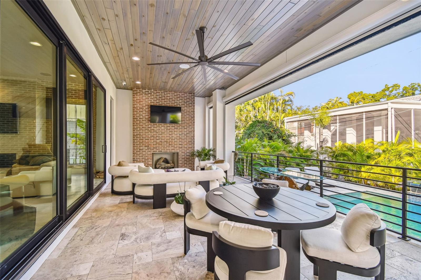 Listing photo id 40 for 2915 Harbor View Avenue