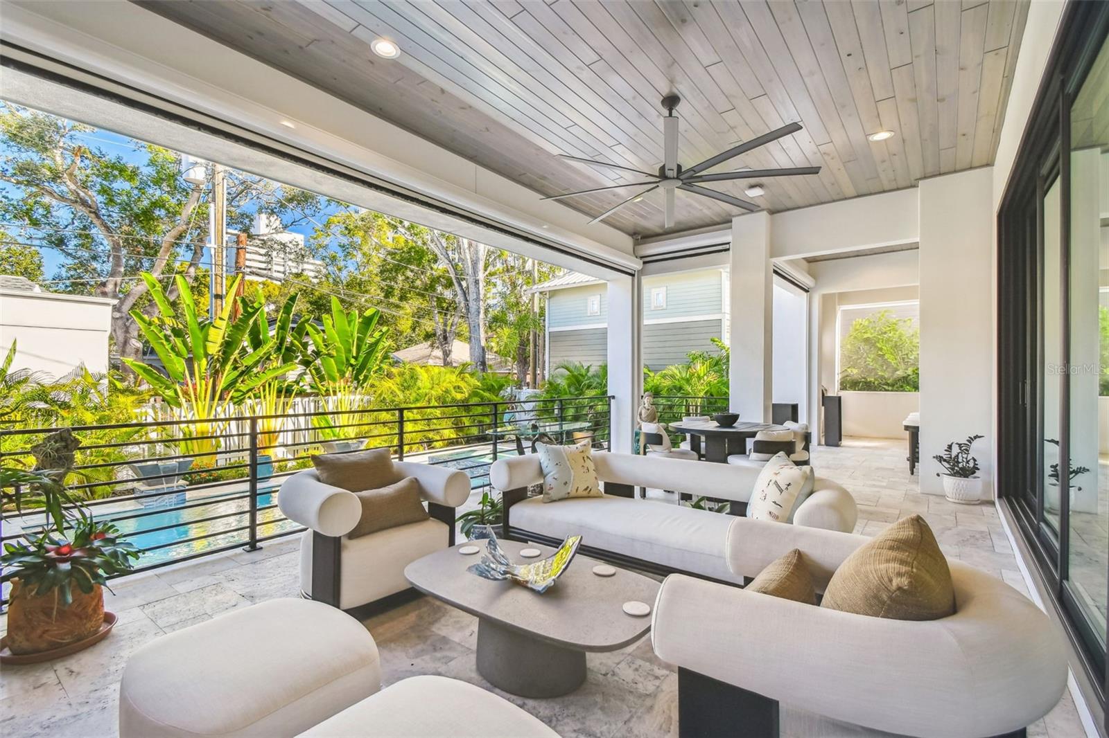 Listing photo id 42 for 2915 Harbor View Avenue