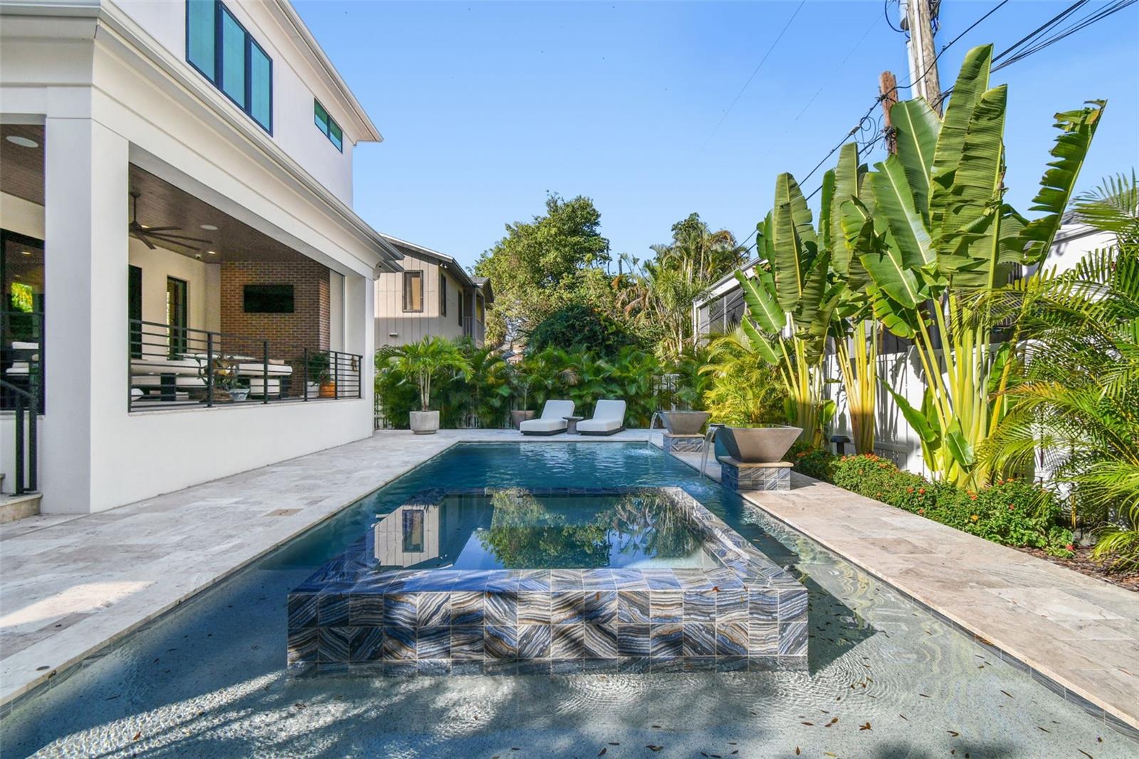 Listing photo id 45 for 2915 Harbor View Avenue