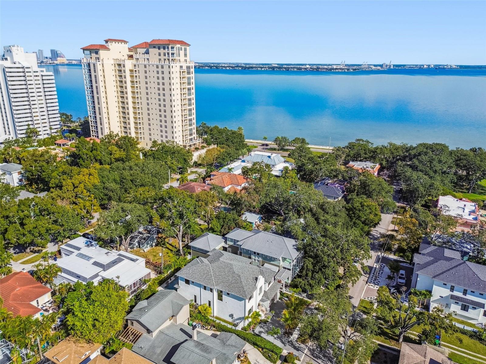 Listing photo id 55 for 2915 Harbor View Avenue