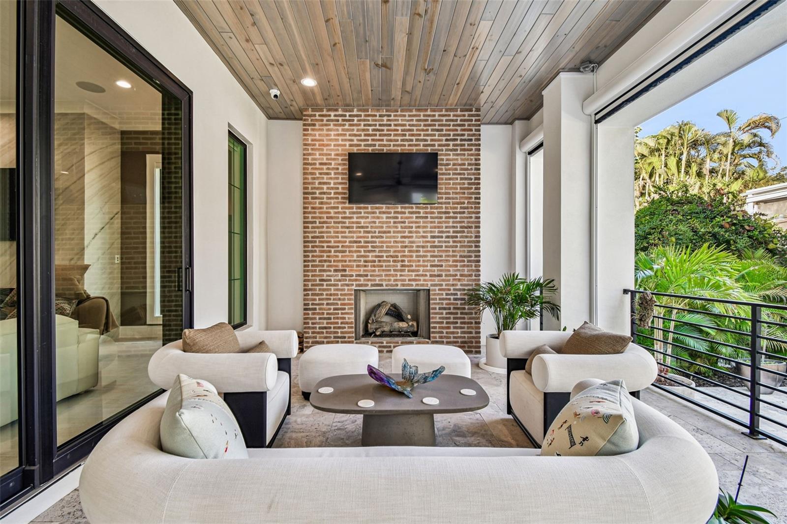 Listing photo id 4 for 2915 Harbor View Avenue