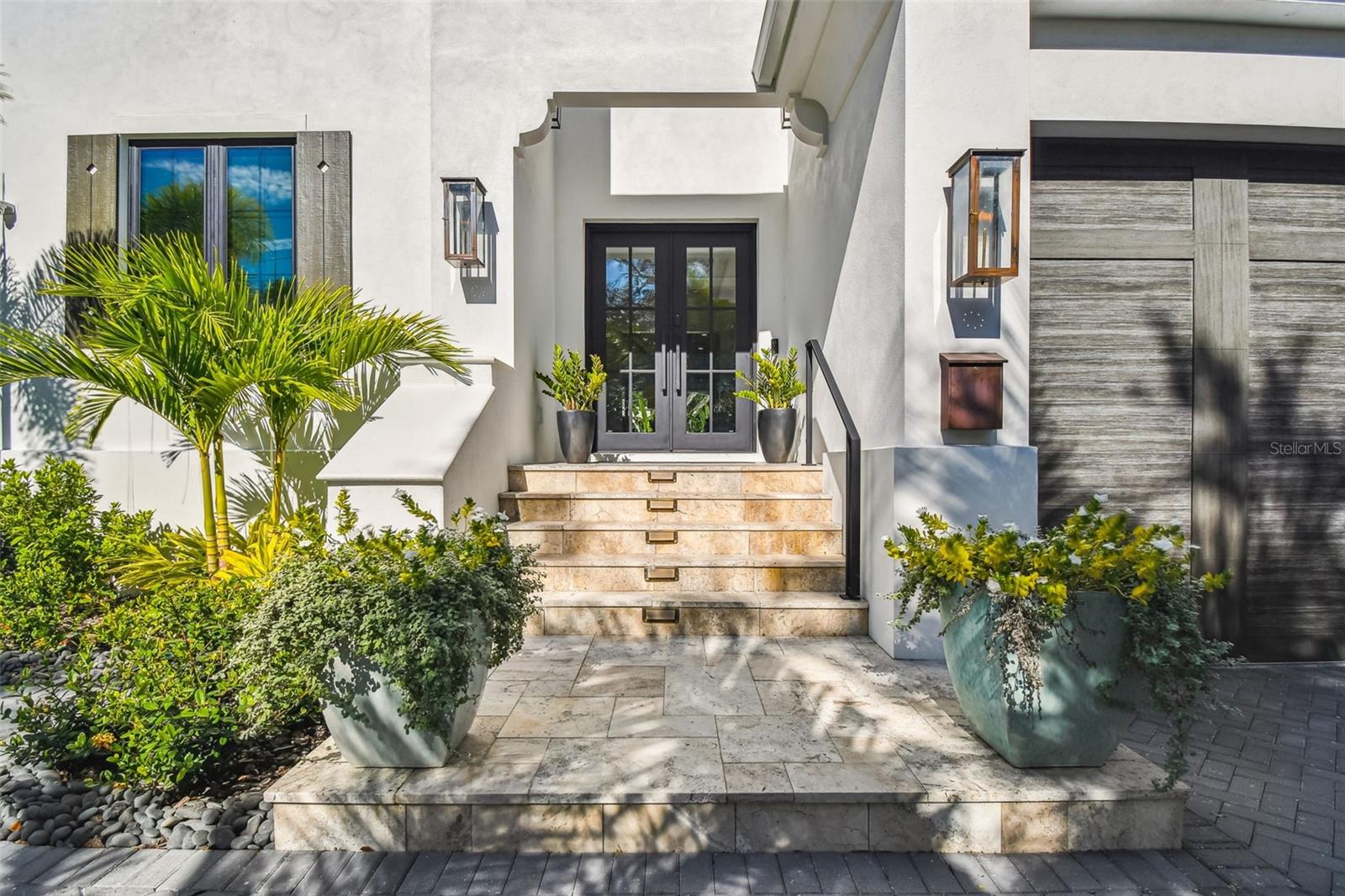 Listing photo id 7 for 2915 Harbor View Avenue