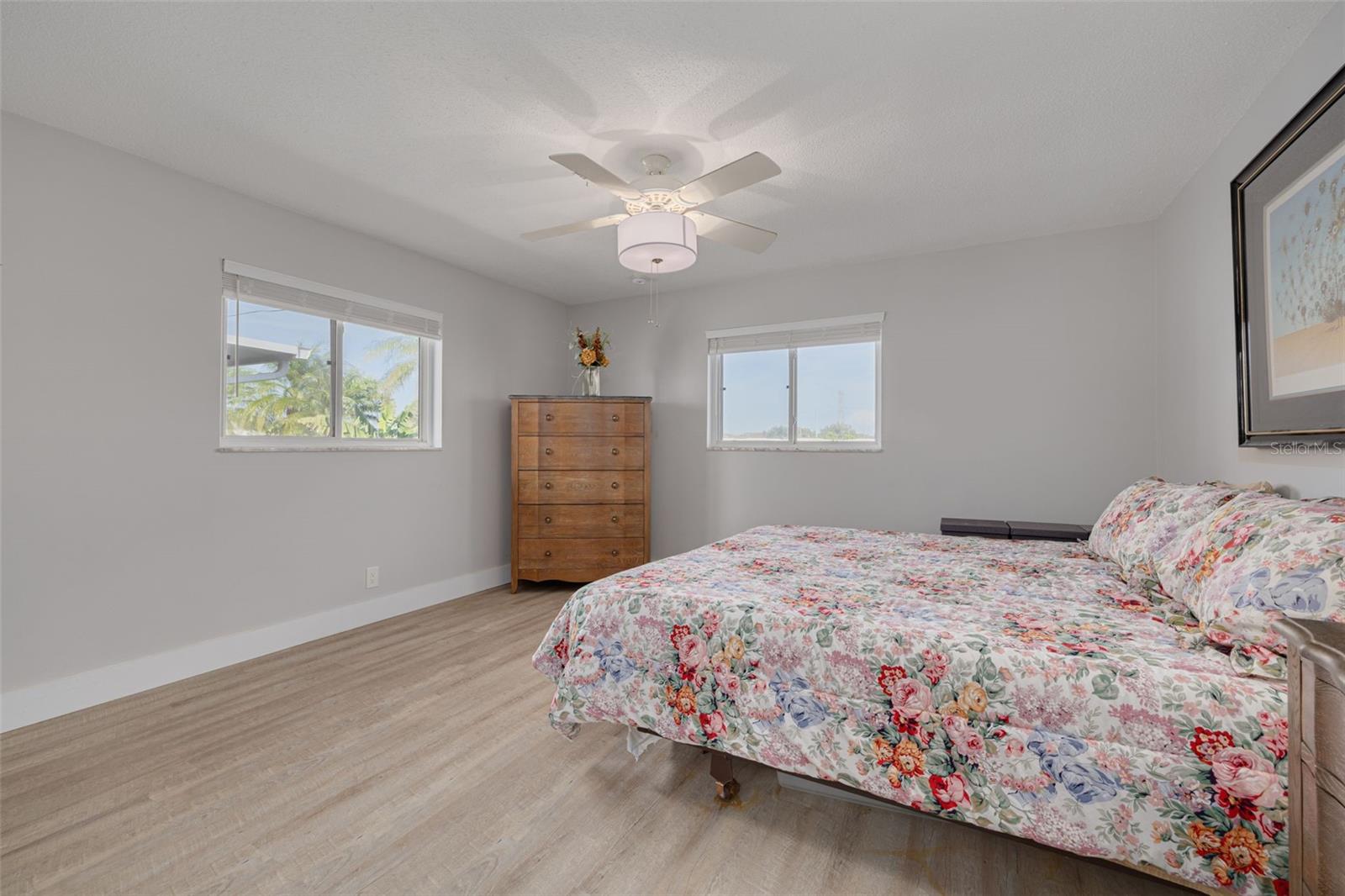 Image 19 of 34 For 9705 Mainlands Boulevard W