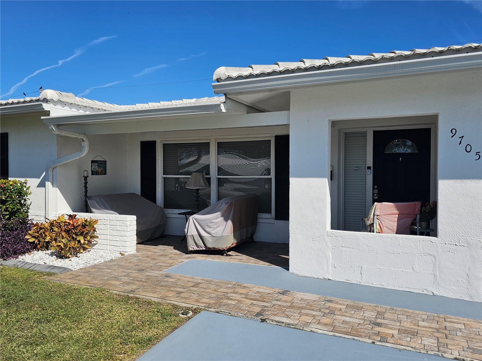 Image 3 of 34 For 9705 Mainlands Boulevard W