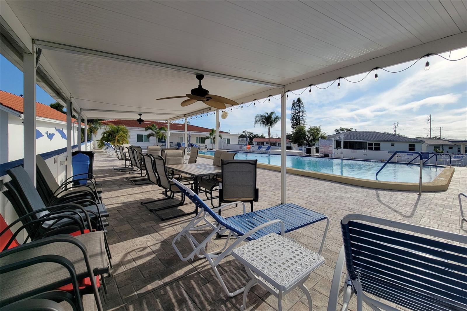 Image 32 of 34 For 9705 Mainlands Boulevard W