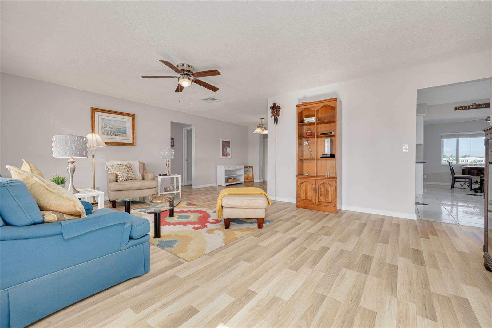 Image 5 of 34 For 9705 Mainlands Boulevard W