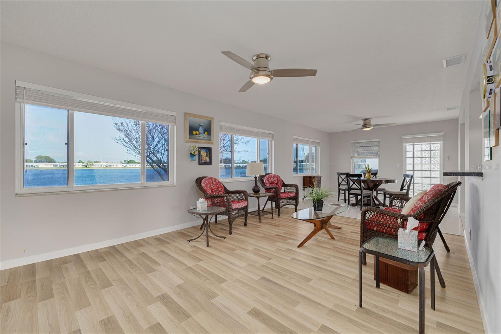 Image 9 of 34 For 9705 Mainlands Boulevard W