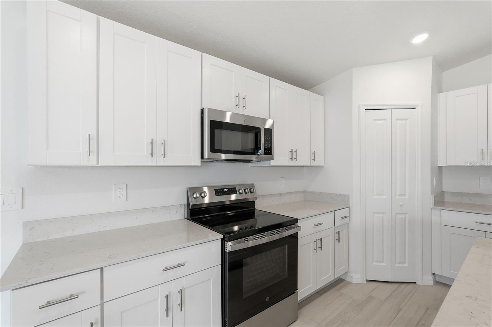 Image 6 of 32 For 8808 Bay Leaf Drive