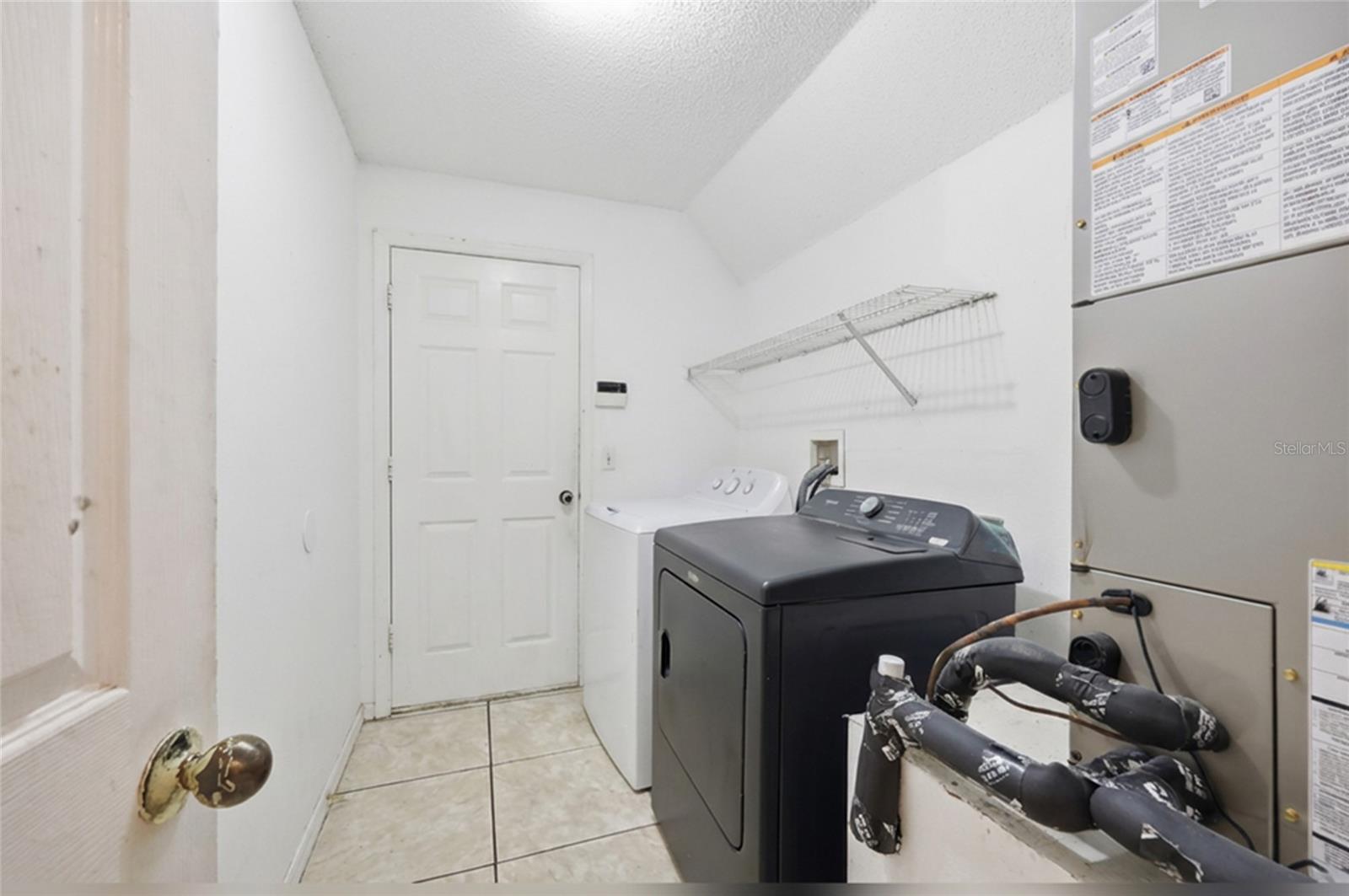 Image 14 of 37 For 1172 Epson Oaks Way