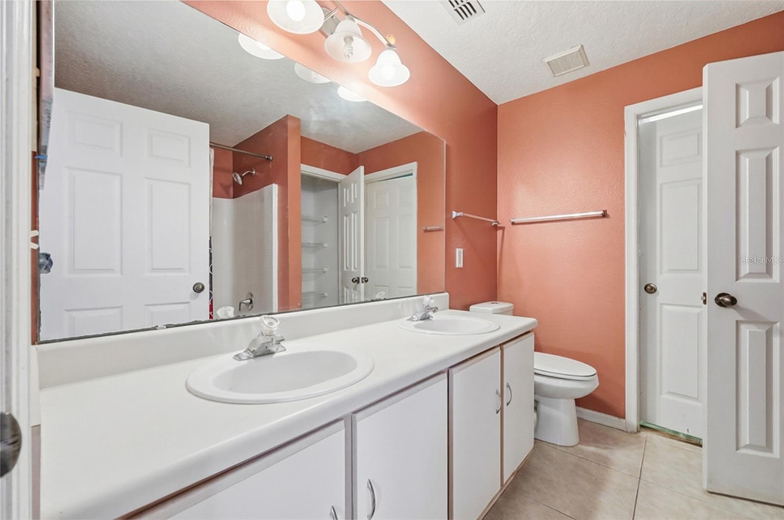 Image 17 of 37 For 1172 Epson Oaks Way